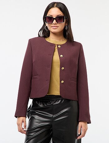 Chaqueta corta con botones dorados