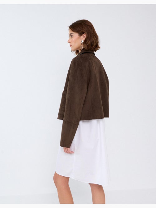 Chaqueta corta con efecto de ante, mo fashion - Kiabi Chaqueta corta con efecto de ante, mo fashion - Kiabi