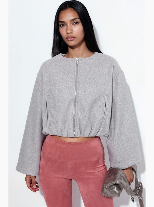 Chaqueta corta de gabardina con cremallera y bolsillo busem - Kiabi