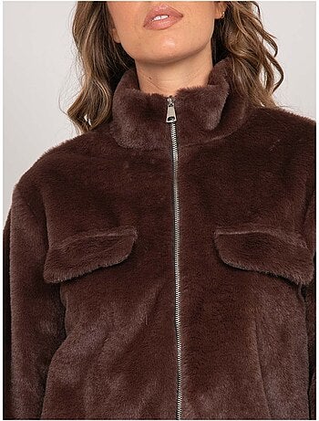 Chaqueta corta de pelo sintético con cremallera ulola