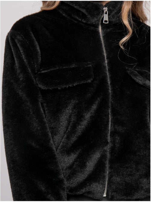 Chaqueta corta de pelo sintético con cremallera ulola - Kiabi Chaqueta corta de pelo sintético con cremallera ulola - Kiabi