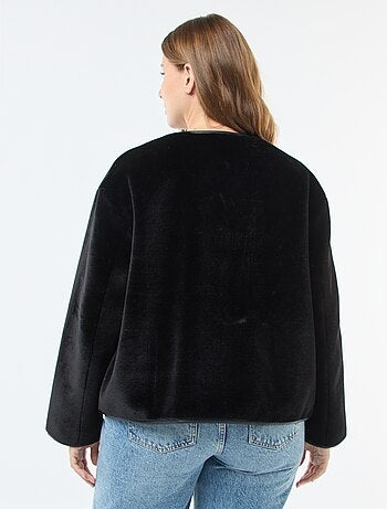Chaqueta corta de piel sintética