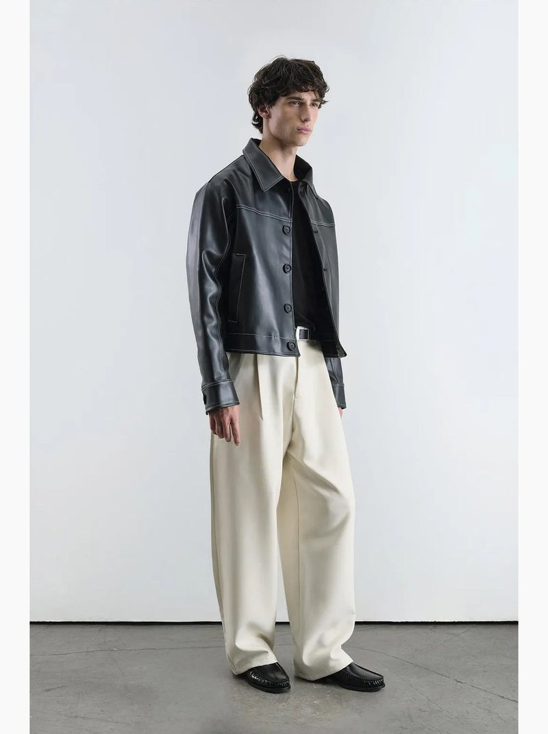 Chaqueta corta de polipiel con botones delanteros y cuello camisero giesto Negro - Kiabi