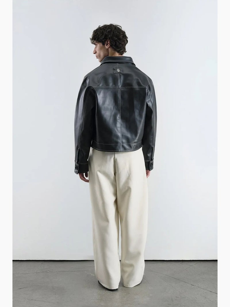 Chaqueta corta de polipiel con botones delanteros y cuello camisero giesto Negro - Kiabi