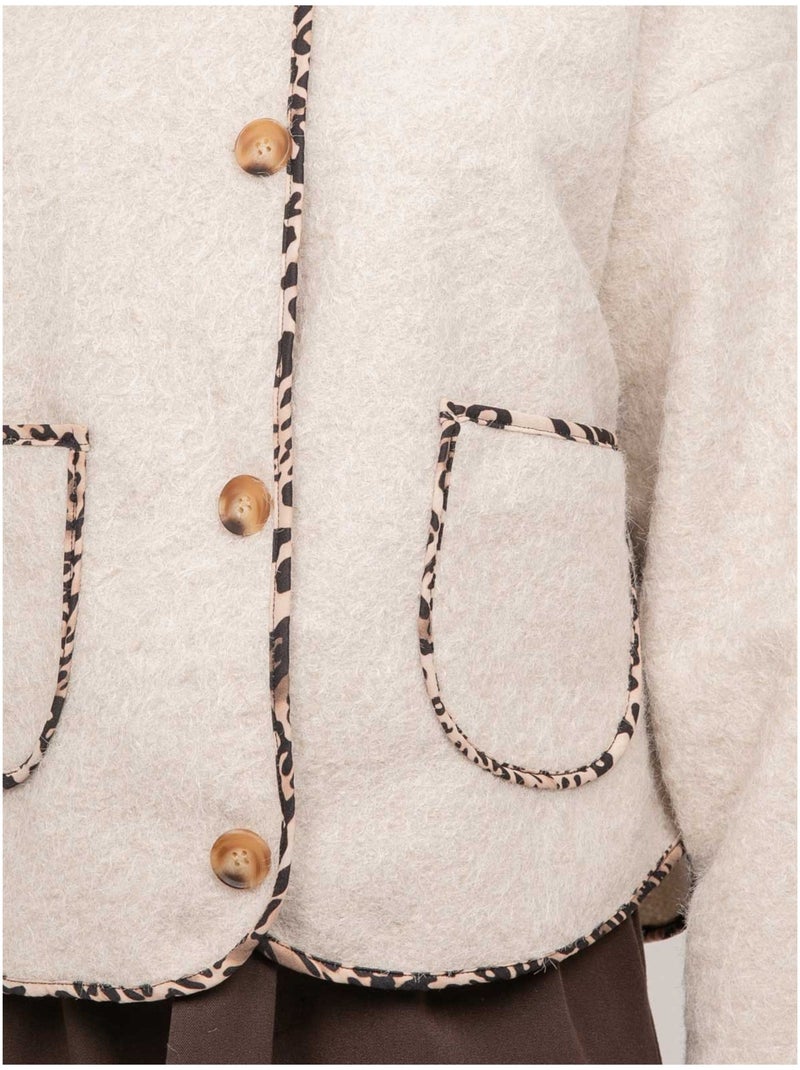 Chaqueta corta de tejido bouclé con ribete de leopardo ubila Beige - Kiabi