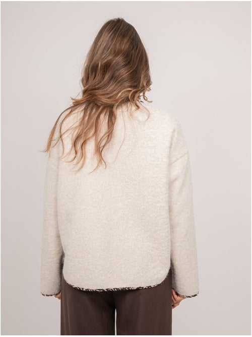 Chaqueta corta de tejido bouclé con ribete de leopardo ubila - Kiabi Chaqueta corta de tejido bouclé con ribete de leopardo ubila - Kiabi