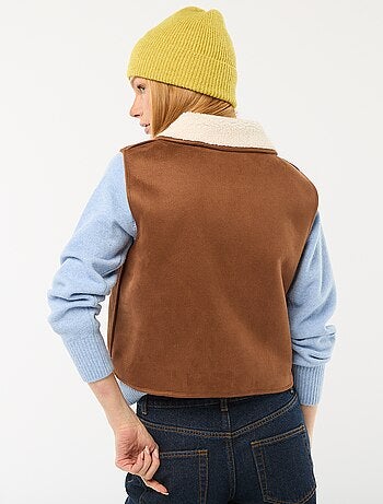 Chaqueta corta efecto borreguito sin mangas