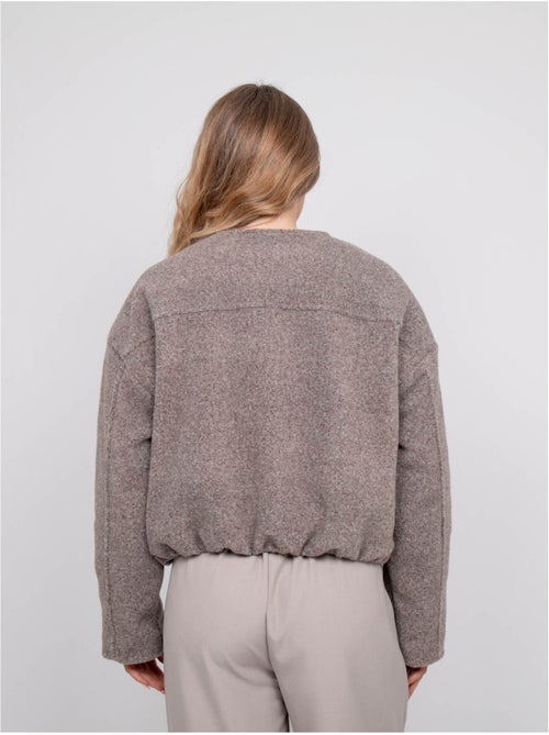 Chaqueta corta efecto lana con botones dorados uwari - Kiabi Chaqueta corta efecto lana con botones dorados uwari - Kiabi