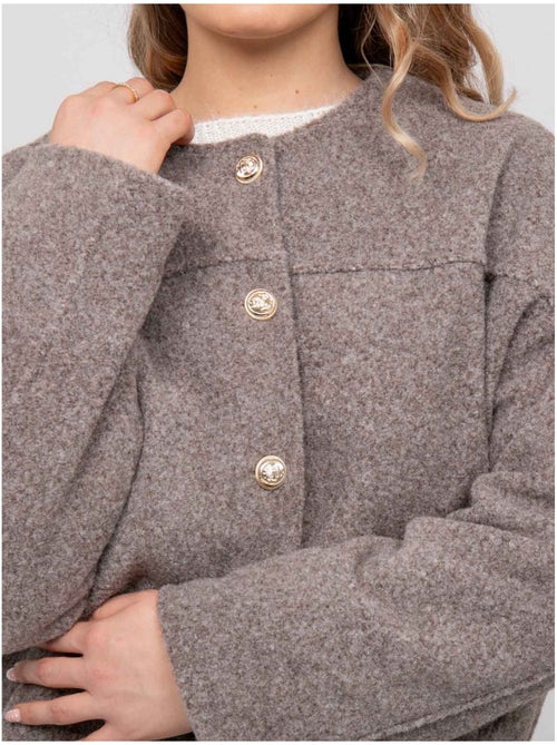 Chaqueta corta efecto lana con botones dorados uwari - Kiabi Chaqueta corta efecto lana con botones dorados uwari - Kiabi