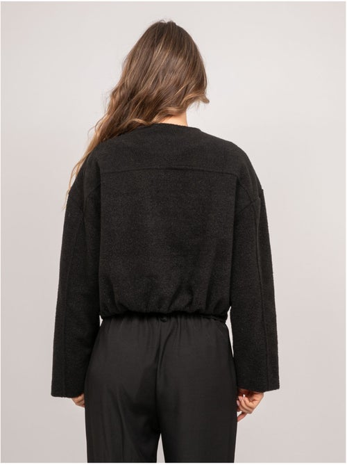 Chaqueta corta efecto lana con botones dorados uwari - Kiabi Chaqueta corta efecto lana con botones dorados uwari - Kiabi