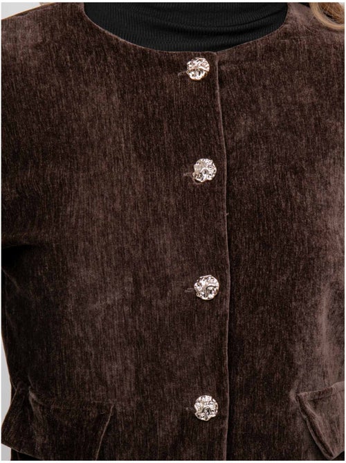 Chaqueta corta efecto terciopelo con botones joya uxelle - Kiabi Chaqueta corta efecto terciopelo con botones joya uxelle - Kiabi