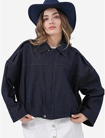 Chaqueta corta extragrande con cremallera y bolsillo bdart
