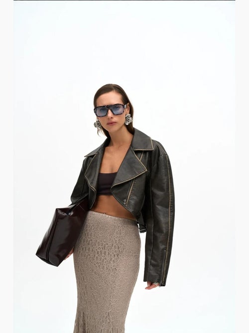 Chaqueta corta holgada de piel sintética desgastada mai mai studios - Kiabi