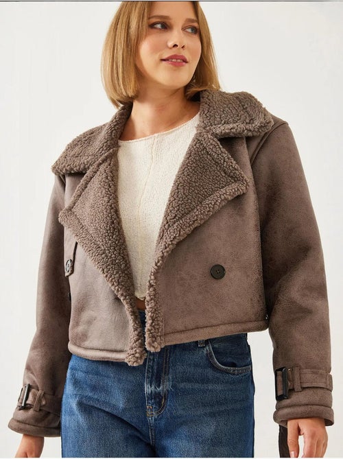 Chaqueta corta laminada con detalles aller de bianco lucci - Kiabi Chaqueta corta laminada con detalles aller de bianco lucci - Kiabi