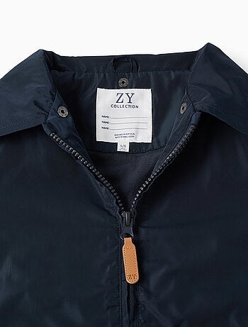 Chaqueta cortavientos con capucha desmontable