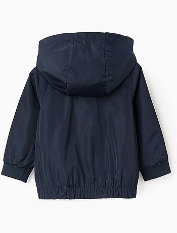 Chaqueta cortavientos con capucha desmontable