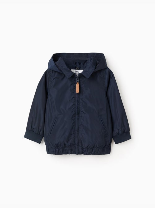 Chaqueta cortavientos con capucha desmontable - Kiabi