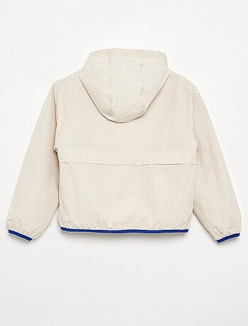 Chaqueta cortavientos con capucha