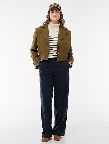 Chaqueta cropped estilo trench