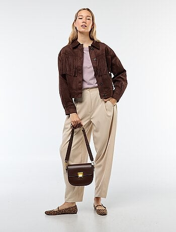 Chaqueta de antelina con flecos corte cropped
