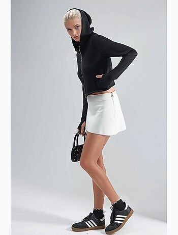 Chaqueta de corte regular con capucha y cremallera busem