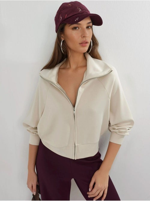 Chaqueta de corte relajado con cremallera y cuello de chaqueta busem - Kiabi Chaqueta de corte relajado con cremallera y cuello de chaqueta busem - Kiabi