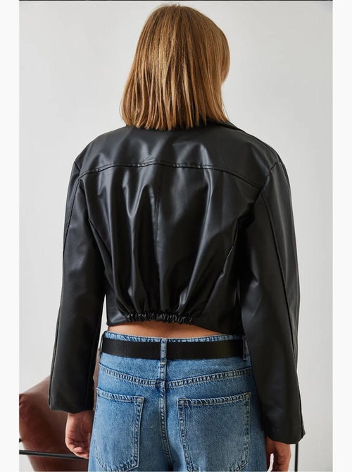 Chaqueta de cuero con detalle de cremallera asimétrica lucci - Kiabi Chaqueta de cuero con detalle de cremallera asimétrica lucci - Kiabi