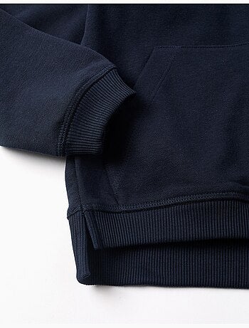 Chaqueta de felpa con capucha y M bordada