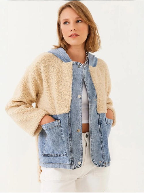 Chaqueta de piel sintética con capucha y detalles vaqueros de bianco lucci - Kiabi Chaqueta de piel sintética con capucha y detalles vaqueros de bianco lucci - Kiabi