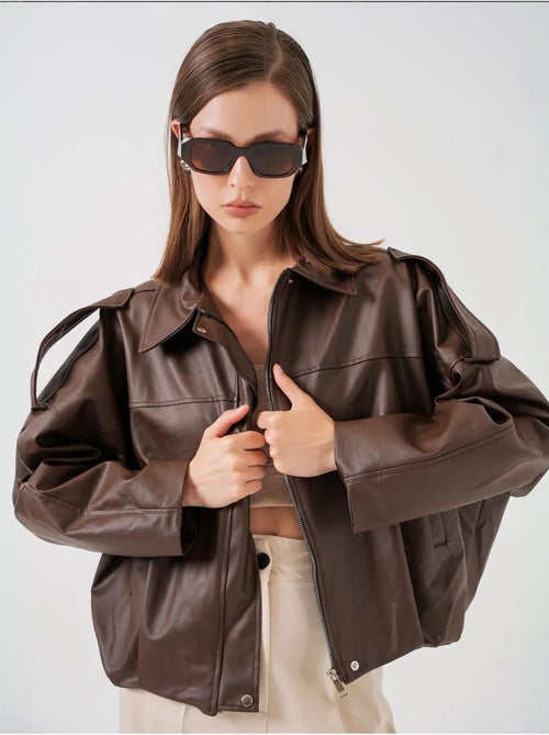 Chaqueta de piel sintética con cremallera y cuello camisero bdart - Kiabi Chaqueta de piel sintética con cremallera y cuello camisero bdart - Kiabi