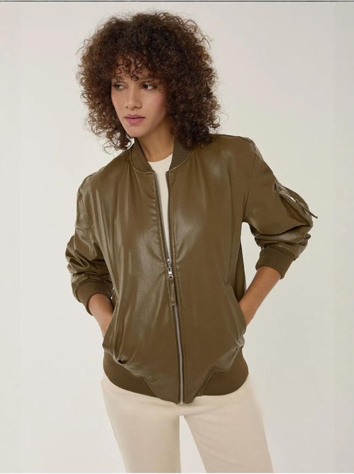 Chaqueta de piel sintética de corte relajado hiccup - Kiabi Chaqueta de piel sintética de corte relajado hiccup - Kiabi