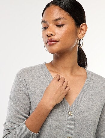 Chaqueta de punto fino con cuello de pico