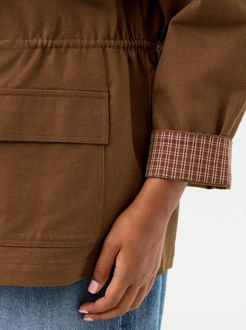 Chaqueta de sarga con cuello de terciopelo - Kiabi Chaqueta de sarga con cuello de terciopelo - Kiabi