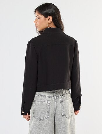 Chaqueta de traje con botones dorados corte corto