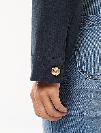 Chaqueta de traje con botones dorados corte corto