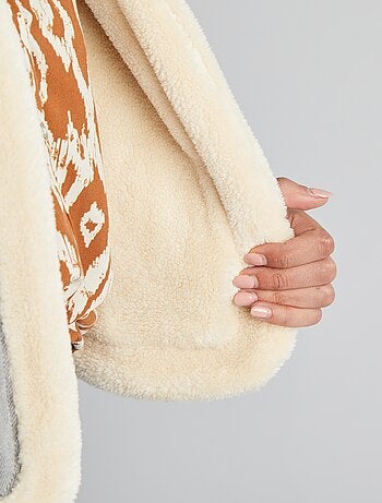 Chaqueta efecto borreguito
