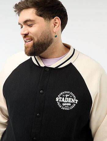 Chaqueta estilo universitario mangas raglán