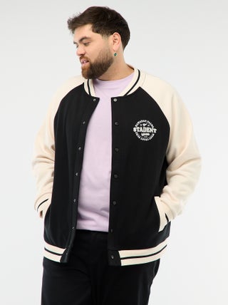 Chaqueta estilo universitario mangas raglán