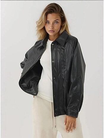 Chaqueta extragrande de piel sintética con bolsillos hiccup