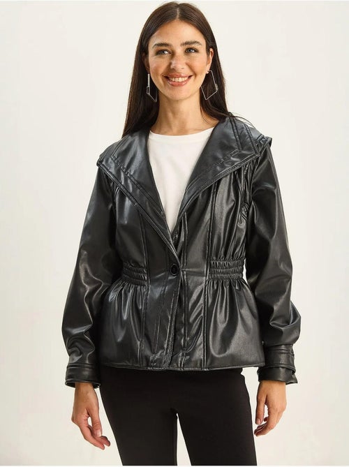 Chaqueta extragrande de piel sintética con cuello con cremallera lucci - Kiabi Chaqueta extragrande de piel sintética con cuello con cremallera lucci - Kiabi