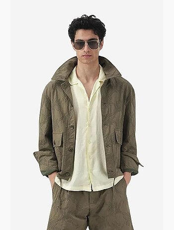 Chaqueta jacquard floral abotonada con cuello de camisa giesto