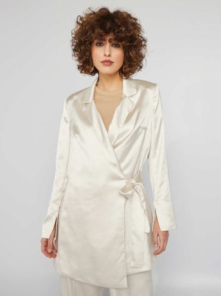 Chaqueta larga de raso