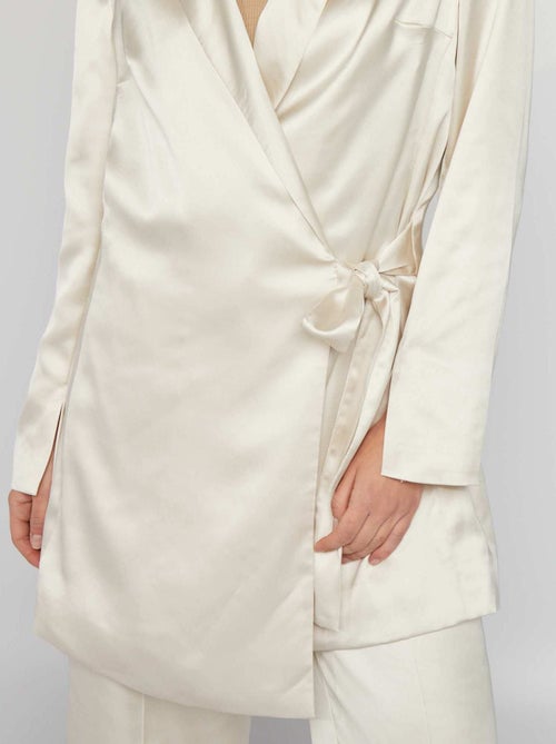 Chaqueta larga de raso - Kiabi