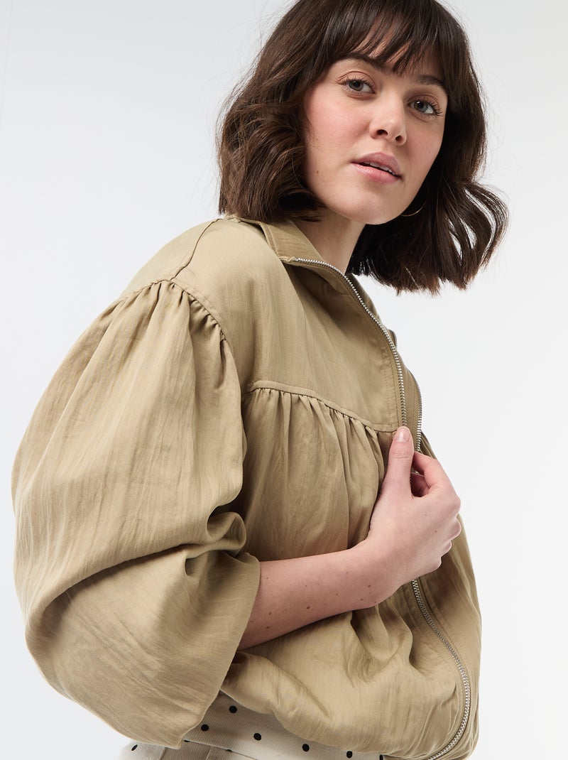 Chaqueta lisa con cremallera y mangas abullonadas Beige - Kiabi