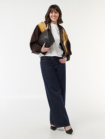 Chaqueta lisa con cremallera y mangas abullonadas