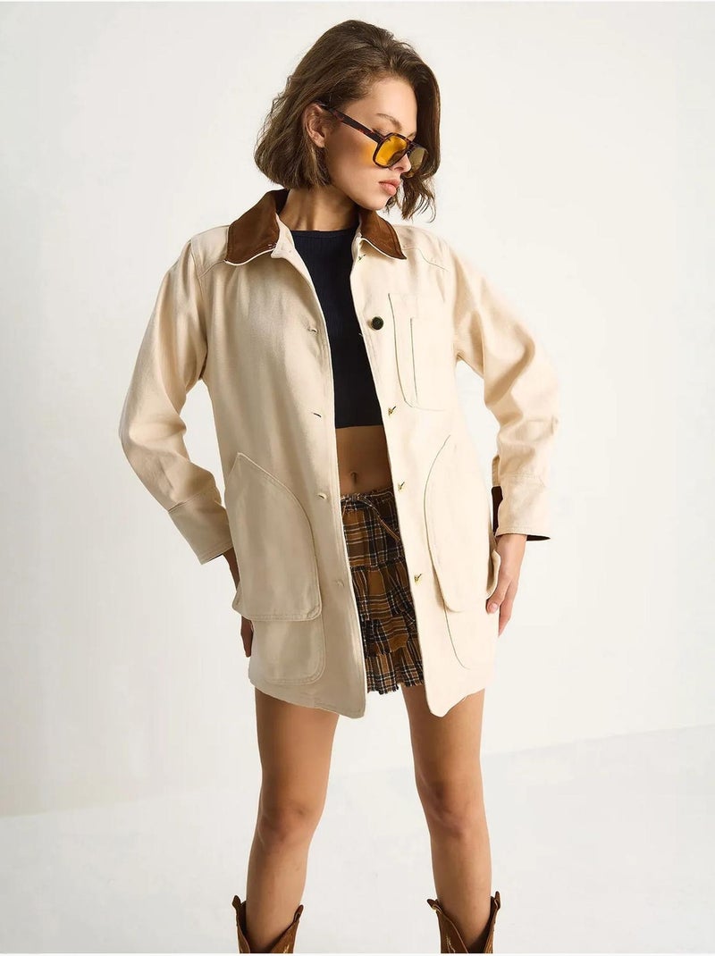 Chaqueta midi abotonada de ante sintético con cuello de camisa lucci Beige arcilla - Kiabi