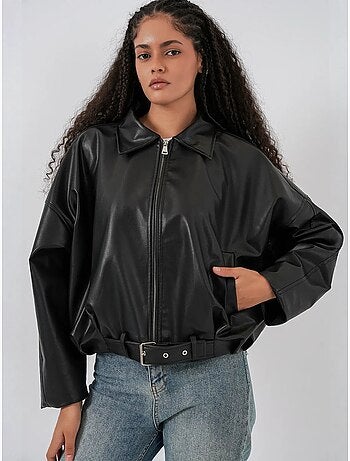 Chaqueta oversize de piel sintética con cinturón bdart