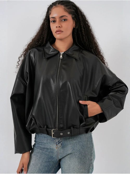 Chaqueta oversize de piel sintética con cinturón bdart - Kiabi Chaqueta oversize de piel sintética con cinturón bdart - Kiabi