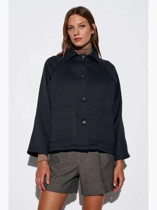 Chaqueta oversize de tejido con efecto peluche con botones dilvin - Kiabi Chaqueta oversize de tejido con efecto peluche con botones dilvin - Kiabi