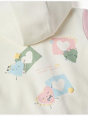Chaqueta perchada con capucha y estampados de corazones